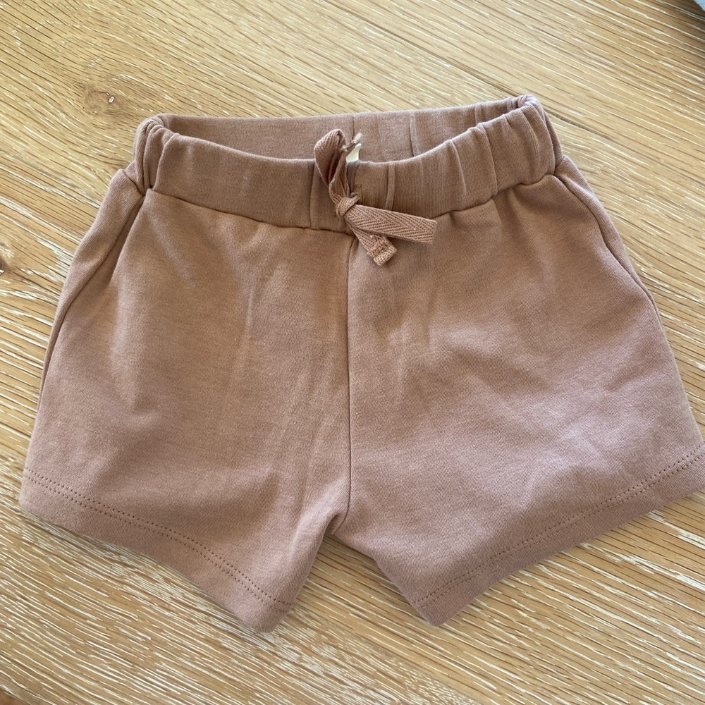 Nora Lee shorts 12-18 mo